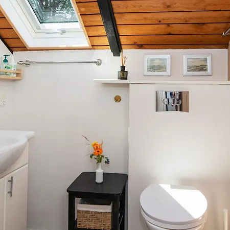 Secluded Haven Near Sea - By Traum *